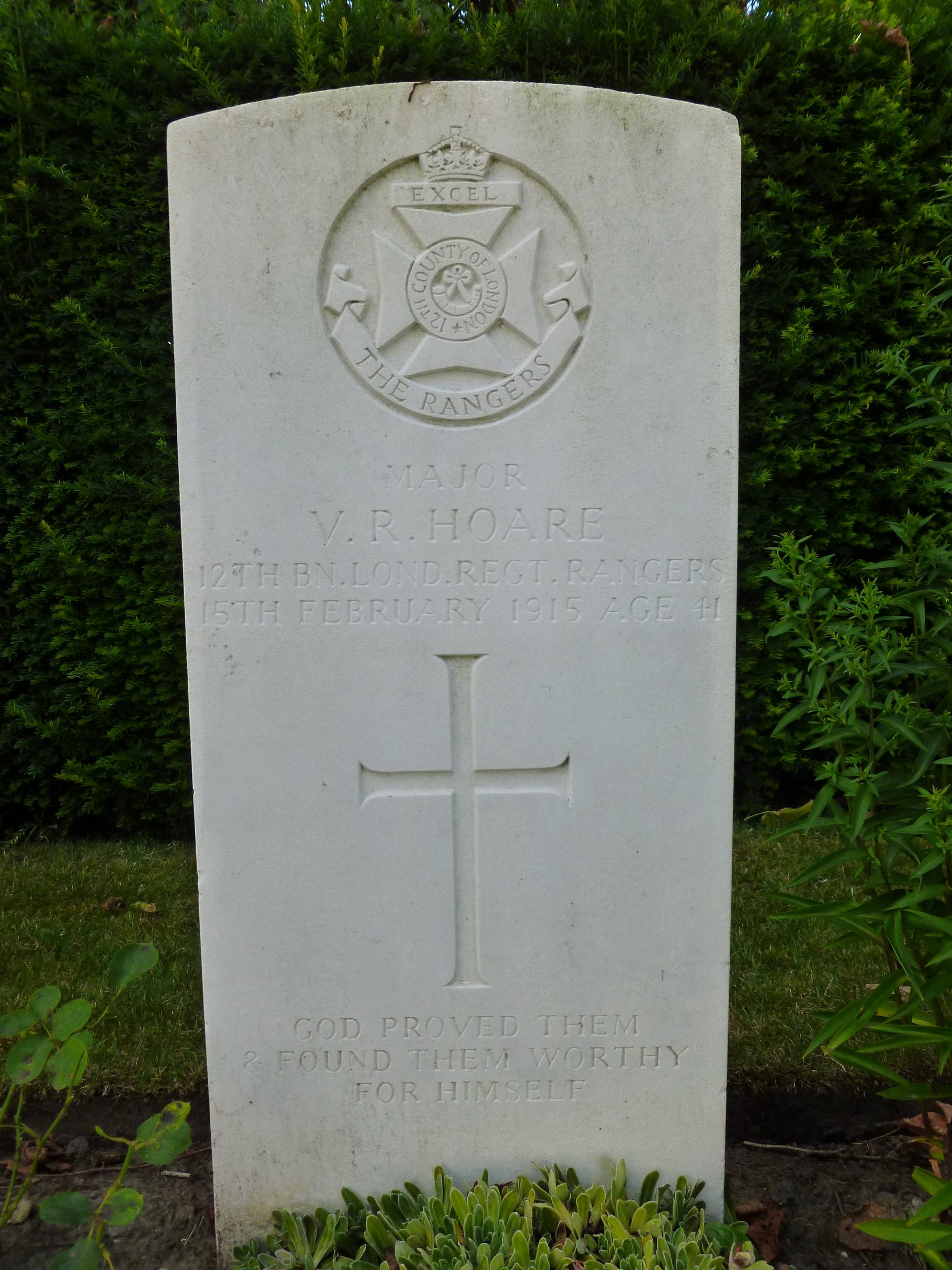 Gravestone of Major Vincent Hoare at Ypres